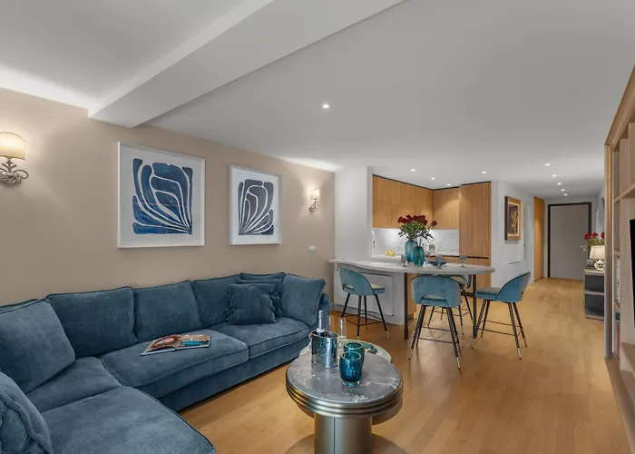 Town House Apartments