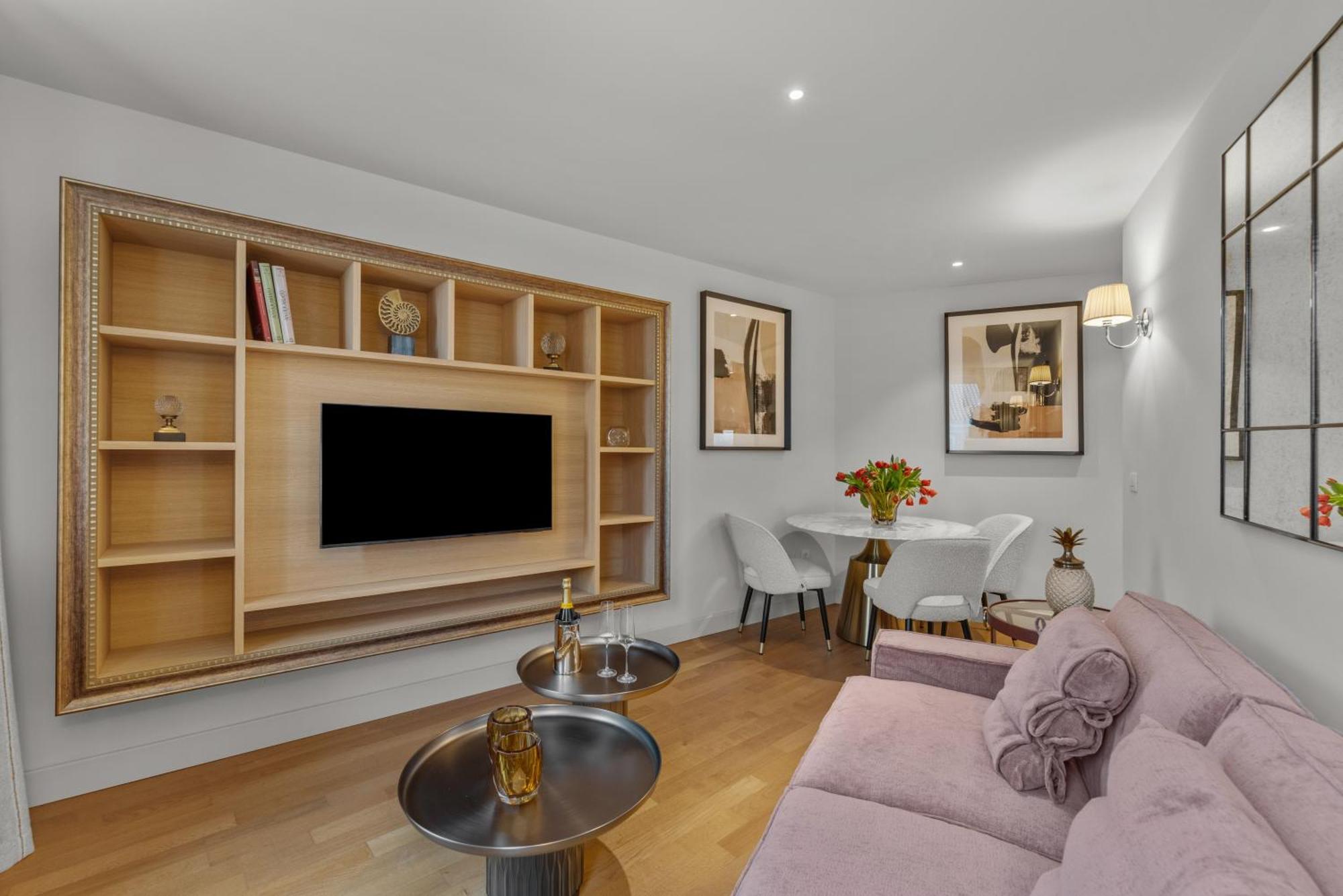 Town House *